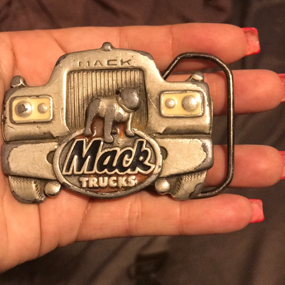Mack truck- pit bull belt buckle